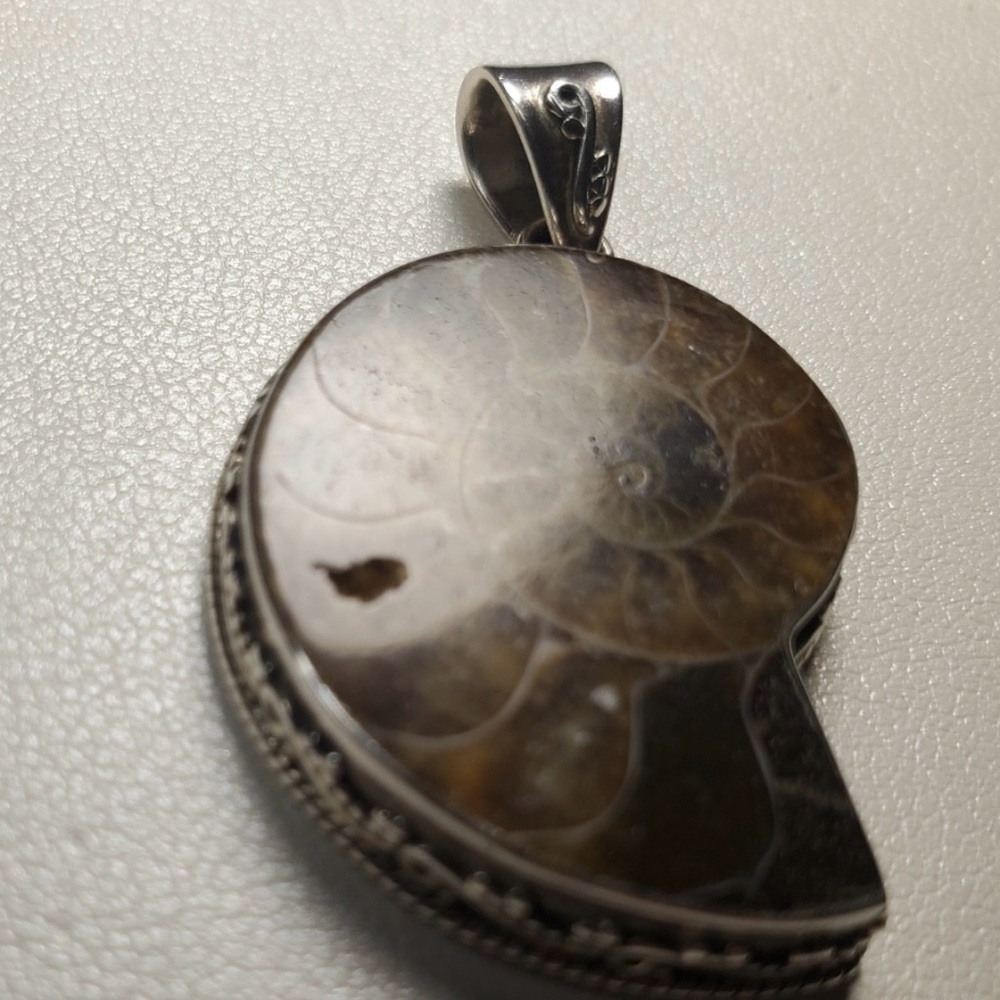 Amazing Vintage Sterling Ammonite Pendant - Picture 8 of 11